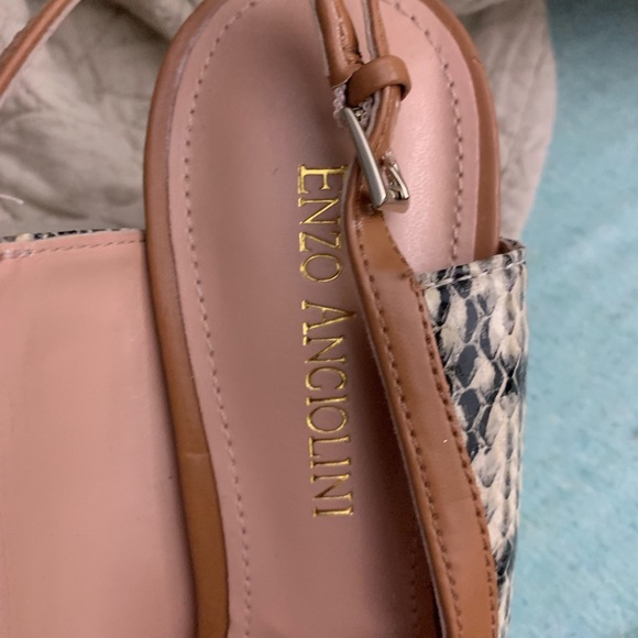 Womens shoes - Picture 10 of 11